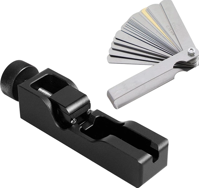 Verktøy for justering av tennplugg gap