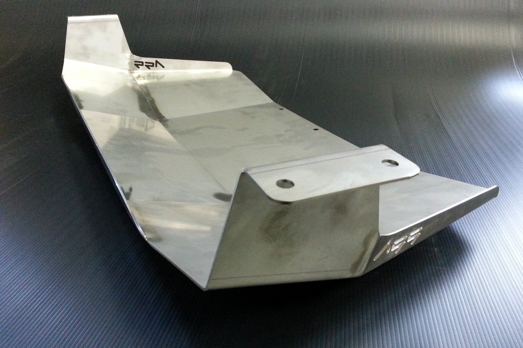 Beskyttelsesplate (skid plate) i rustfritt stål – Volvo 740 / 940 - Bestillingsplate